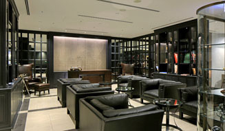 ジョンロブ|羽田空港 02