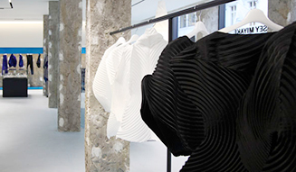 ISSEY MIYAKE|吉岡徳仁 04