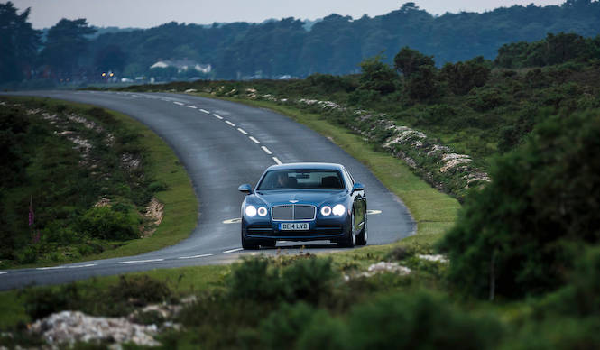 Bentley Flying Spur V8|ベントレー フライングスパー V8