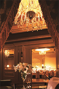 EAT|オペラに酔いしれながらホテルで過ごす大人のバレンタイン