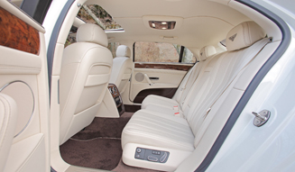 Bentley Flying Spur V8|ベントレー フライングスパー V8