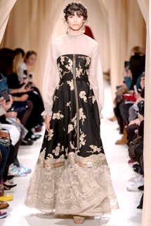 萩原輝美 連載 vol.122|うっとりメゾン・ヴァレンティノが魅せた珠玉のドレス