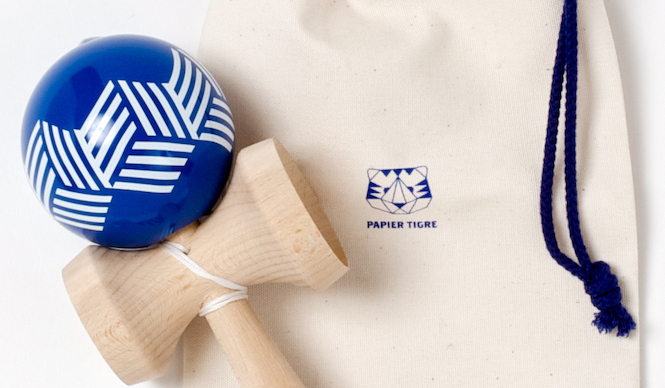 B:MING LIFE STORE by BEAMS|ビーミング ライフストア by ビームス「Papier Tigre × 南三陸ミシン工房 ポーチ付きけん玉」