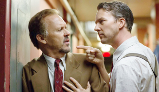 『バードマン あるいは（無知がもたらす予期せぬ奇跡）』