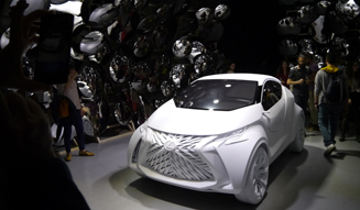 327_24_lexus_milanosalone