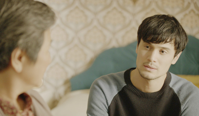 MOVIE|ベン・ウィショーが同性の恋人とその母で揺れる青年を静かに熱演『追憶と、踊りながら』