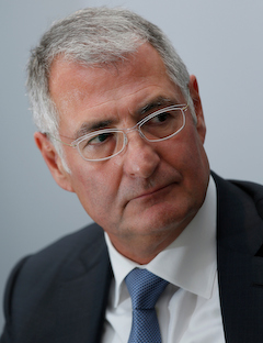 Dr Heinz-Jacob Neusser|ドクター・ハインツ=ヤコブ・ノイサー