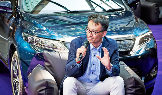 「紫」でつながるコラボレーションへの想い｜Toyota Harrier