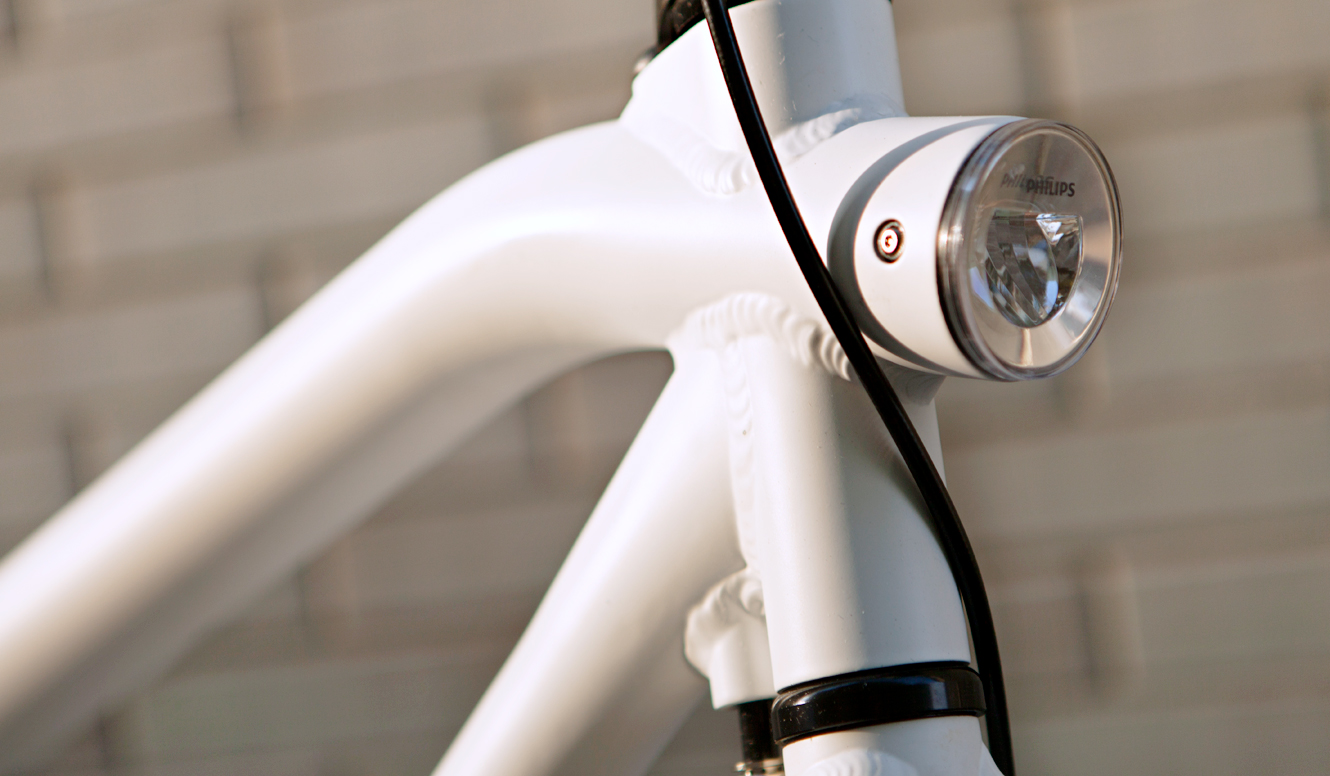 VANMOOFの自転車に搭載されたLEDライト