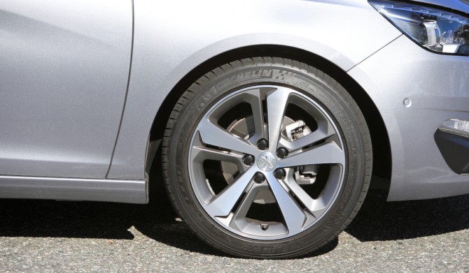 Peugeot 308 ｜プジョー 308
