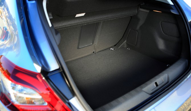Peugeot 308 ｜プジョー 308