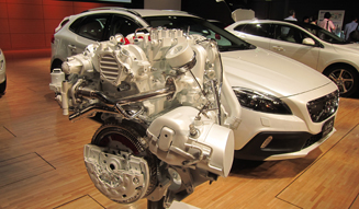 327_03_volvo_V40_D4