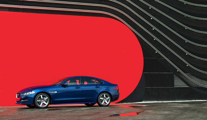 00205_jaguar_xe_240ps_-gas_at