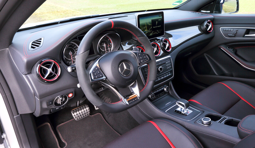 Mercedes-AMG CLA 45 4MATIC Shooting Brake |メルセデスAMG CLA 45 4MATIC シューティングブレーク