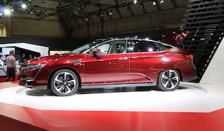s_037_Honda-clarity-fuel-cell_a