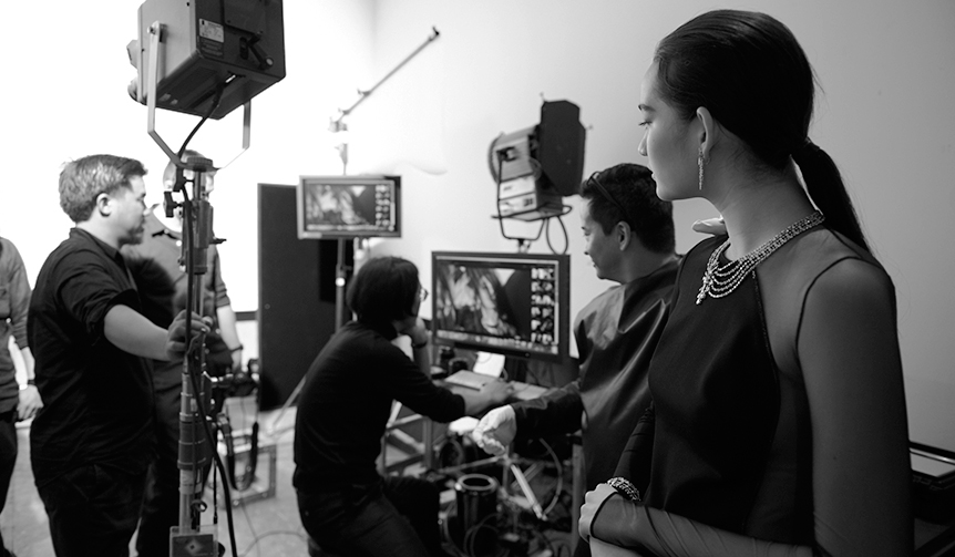 松岡モナがダイヤモンドの魅力を多彩に表現｜CARTIER02-438