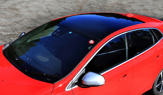 VOLVO V40 D4 R-Design｜ボルボ V40 D4 R-デザイン
