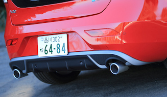 VOLVO V40 D4 R-Design｜ボルボ V40 D4 R-デザイン