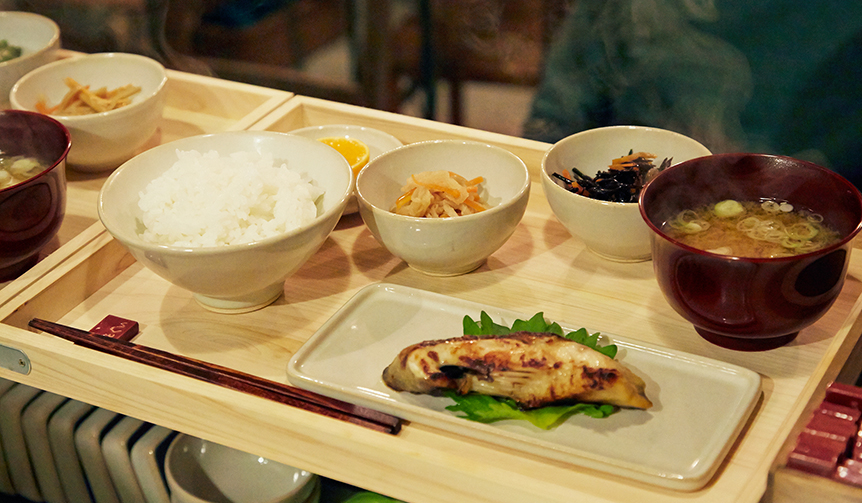 デザイナー・角田陽太の酩酊銘店案内|「東京浪漫酒場」第九回 たぐい食堂