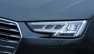 Audi A4｜アウディ A4