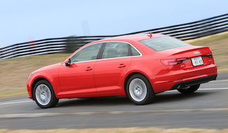 Audi A4｜アウディ A4