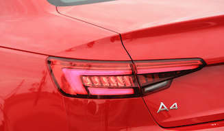 Audi A4｜アウディ A4