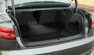 Audi A4｜アウディ A4