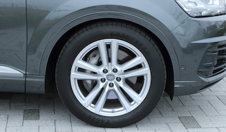 Audi Q7|アウディ Q7