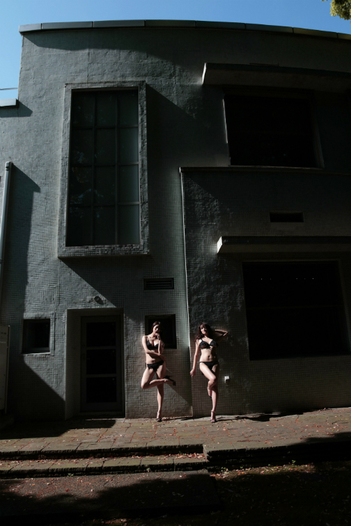 原美術館|篠山紀信展「快楽の館」