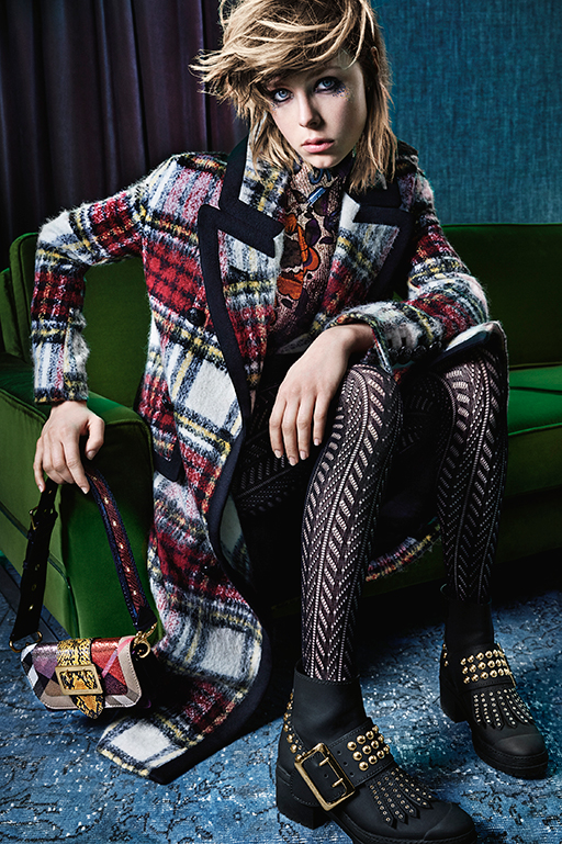 Burberry-Campaign,-June-2016---on-embargo-until-31-May,-8AM-UK-time_004