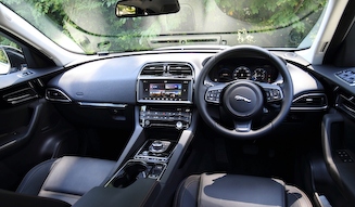 Jaguar F-Pace｜ジャガー Fペイス