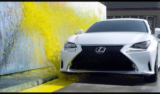 “クルマで描くアート”レクサスFスポーツの新作CMを公開|Lexus