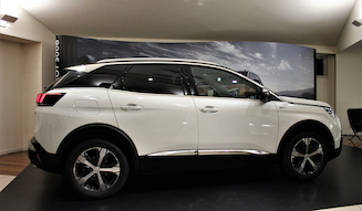 1_Peugeot-3008