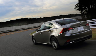 Lexus IS300h｜レクサス IS300h