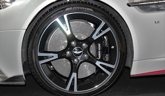 s_009_Aston-Martin-Vanquish-S