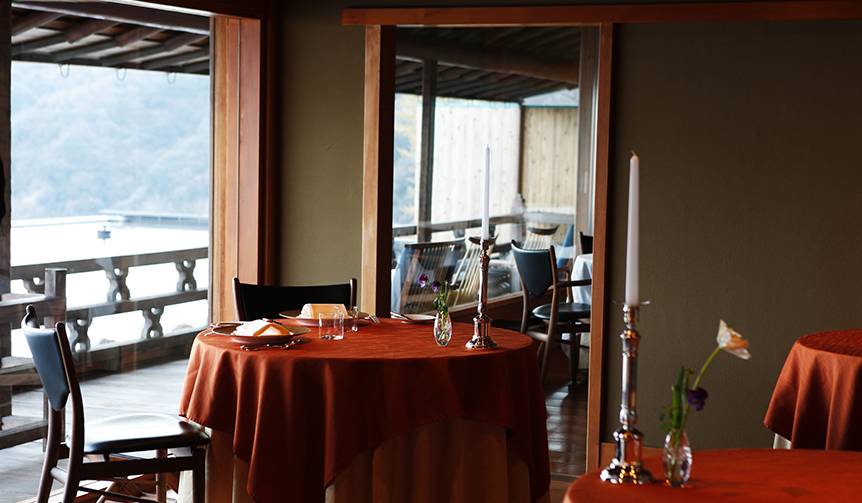 オーベルジュ感覚の「ひらまつ熱海」でリラックス