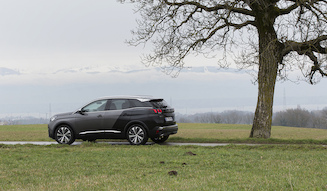 s_014_Peugeot_3008_GT