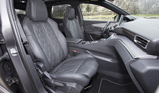 s_051_Peugeot_3008_GT