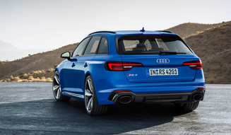 Audi RS4 Avant｜アウディ RS4 アバント