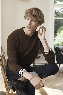 s_MrPorter_S01_070
