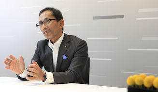 s_003_porsche_interview