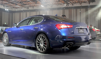 s_19_maserati-ghibli-gransport_003