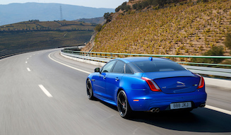 s_010_jaguar_xjr_575