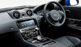 s_030_jaguar_xjr_575