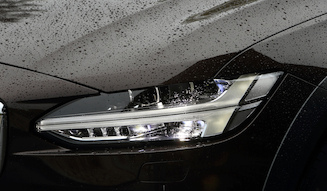 s_008_volvo_v90_cross