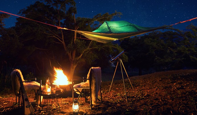 02_【星のや富士】星降る森の空中テント_全体像_人なし