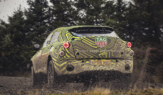 アストン・マーティン DBX