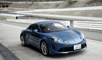 ラリー界を席巻した名車の血をひく新型アルピーヌ「A110」に試乗 02