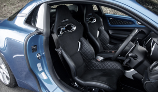 ラリー界を席巻した名車の血をひく新型アルピーヌ「A110」に試乗 05