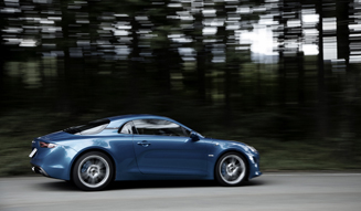 ラリー界を席巻した名車の血をひく新型アルピーヌ「A110」に試乗 08